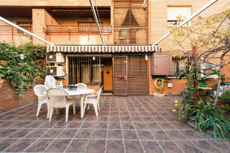 Vivienda Familiar Con Jardin Junto A Ifema Apartment Madrid Bagian luar foto