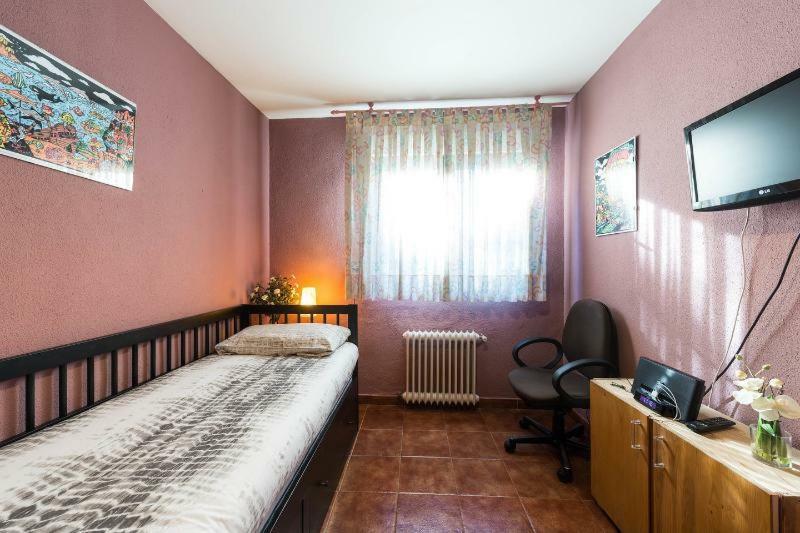 Vivienda Familiar Con Jardin Junto A Ifema Apartment Madrid Bagian luar foto