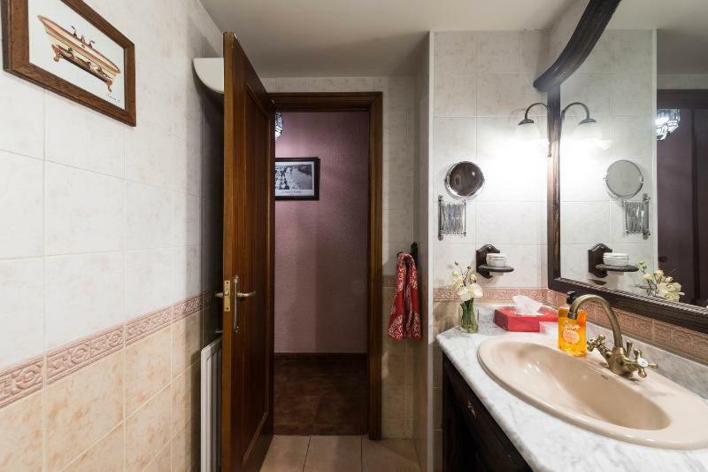 Vivienda Familiar Con Jardin Junto A Ifema Apartment Madrid Bagian luar foto