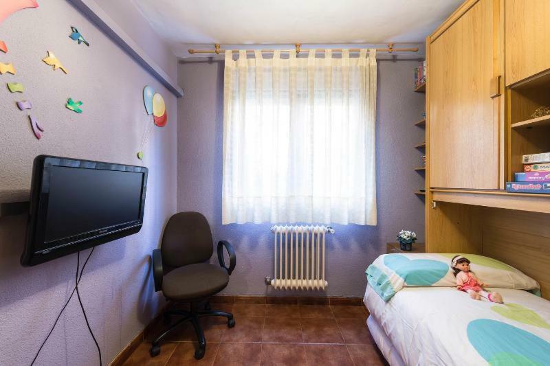 Vivienda Familiar Con Jardin Junto A Ifema Apartment Madrid Bagian luar foto