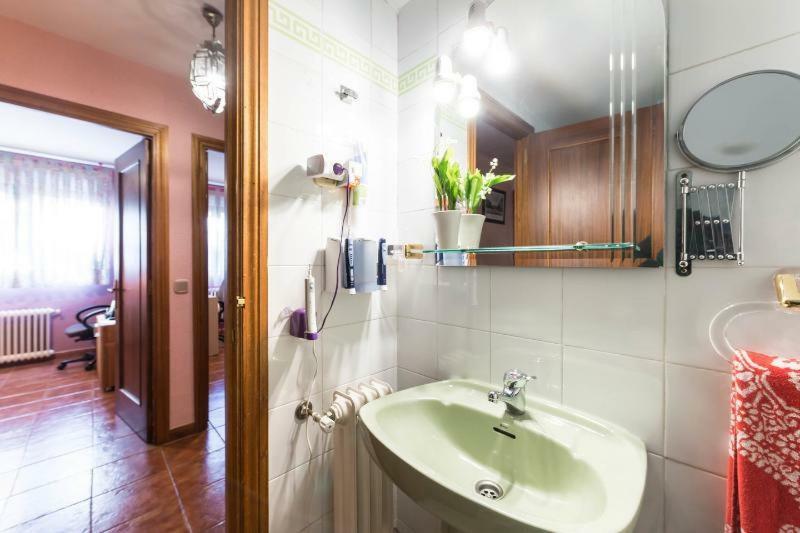 Vivienda Familiar Con Jardin Junto A Ifema Apartment Madrid Bagian luar foto
