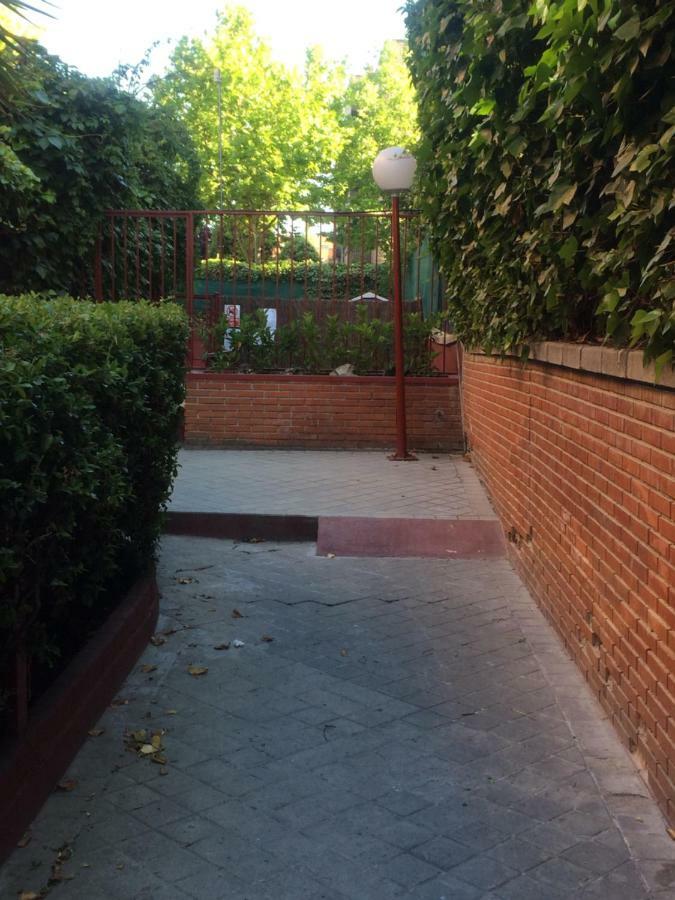 Vivienda Familiar Con Jardin Junto A Ifema Apartment Madrid Bagian luar foto
