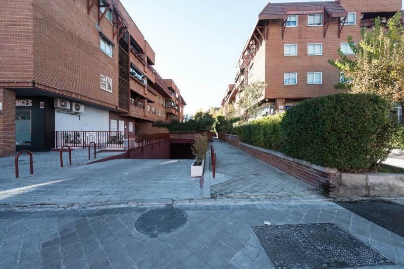 Vivienda Familiar Con Jardin Junto A Ifema Apartment Madrid Bagian luar foto