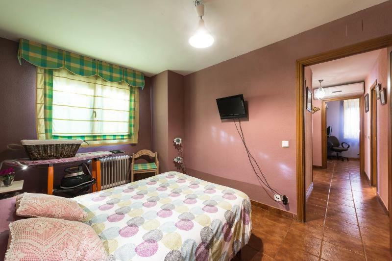 Vivienda Familiar Con Jardin Junto A Ifema Apartment Madrid Bagian luar foto