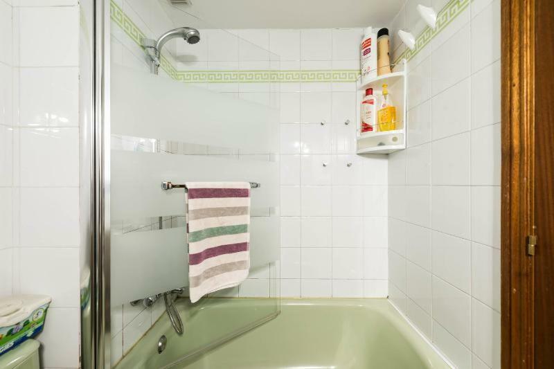 Vivienda Familiar Con Jardin Junto A Ifema Apartment Madrid Bagian luar foto