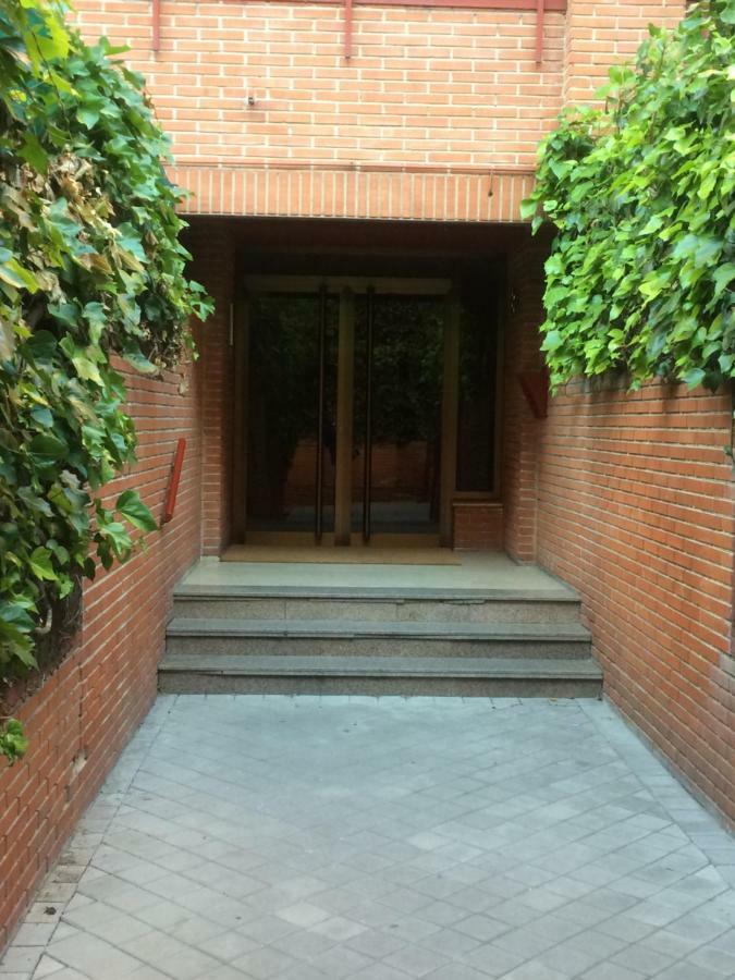 Vivienda Familiar Con Jardin Junto A Ifema Apartment Madrid Bagian luar foto